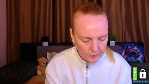 Snapshot of bella_hadatt chatting on 04-01-26, 11:22 Bella online show from 04-01-26, 11:22