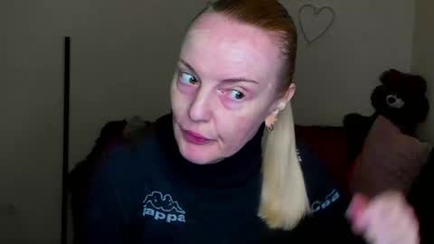 Snapshot of bella_hadatt chatting on 04-07-26, 05:30 Bella online show from 04-07-26, 05:30