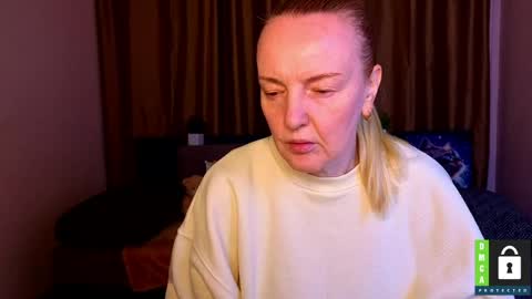 Snapshot of bella_hadatt chatting on 04-09-26, 11:26 Bella online show from 04-09-26, 11:26