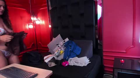 Bella Riviera online show from 02-26-26, 07:46