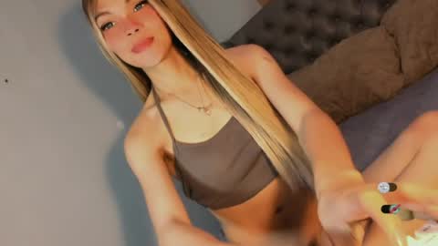 Snapshot of bella_tara chatting on 06-26-26, 10:36 Bella online show from 06-26-26, 10:36