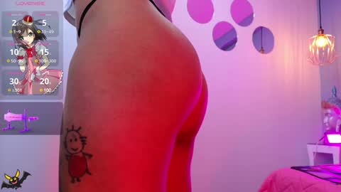 Snapshot of bella_thix chatting on 12-19-24, 02:45 Bella online show from 12-19-24, 02:45