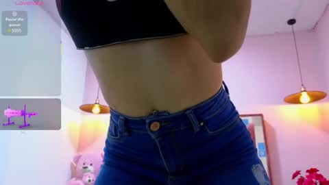 Snapshot of bella_thix chatting on 02-27-25, 03:47 Bella online show from 02-27-25, 03:47