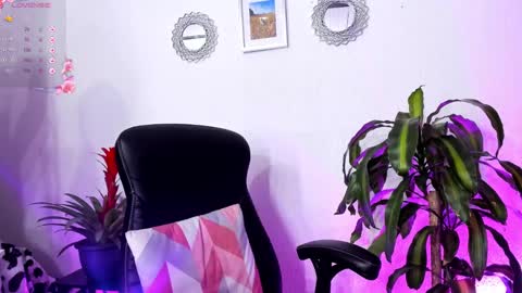 Bella online show from 02-05-25, 02:08