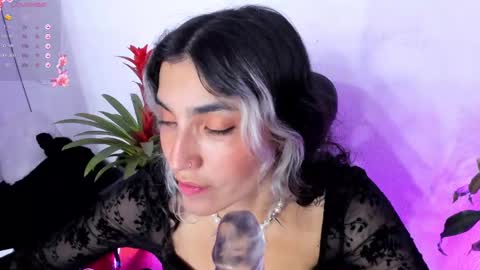 Bella online show from 02-07-25, 02:40