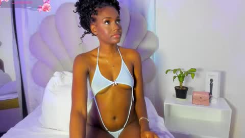 Snapshot of bellaadajud chatting on 01-14-26, 10:36 Bella Dajud online show from 01-14-26, 10:36