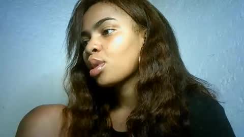 Bella online show from 01-05-25, 01:36