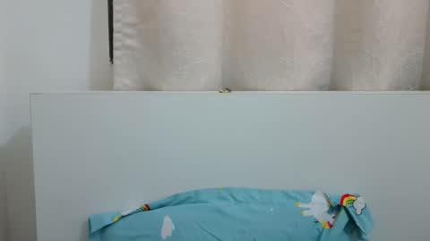 bellacrystall online show from 12-23-25, 06:22