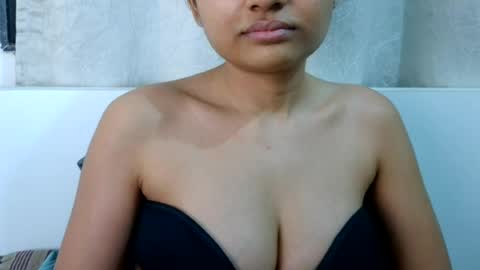 Snapshot of bellacrystall chatting on 07-16-26, 02:45 bellacrystall online show from 07-16-26, 02:45