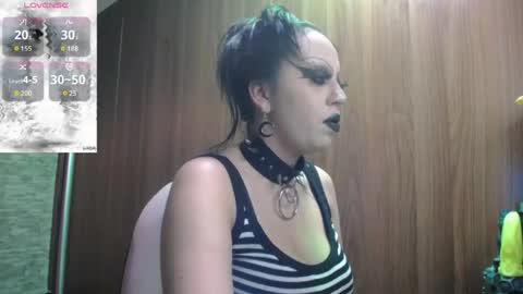 Snapshot of belladona_trix chatting on 04-17-26, 04:43 belladona_trix online show from 04-17-26, 04:43