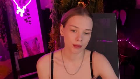 Snapshot of bellahaadiid chatting on 02-05-26, 09:03 Bela online show from 02-05-26, 09:03