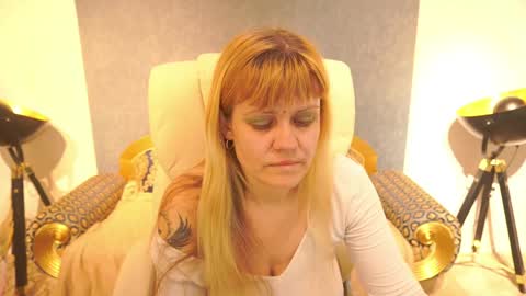 Bella online show from 05-18-26, 04:07