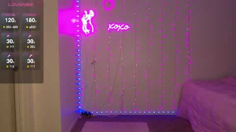 Snapshot of bellamonroee chatting on 07-16-26, 04:29 Bella Monroe online show from 07-16-26, 04:29
