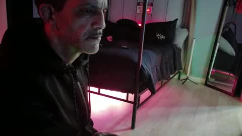 Bellaskeykeeper online show from 03-26-26, 03:23