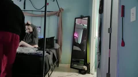 Bellaskeykeeper online show from 04-05-26, 04:37