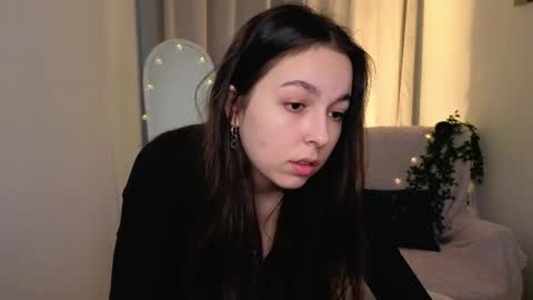 Bella online show from 05-20-26, 05:24