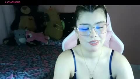 Snapshot of bellatrix_colen chatting on 07-18-26, 04:05 Aleja online show from 07-18-26, 04:05