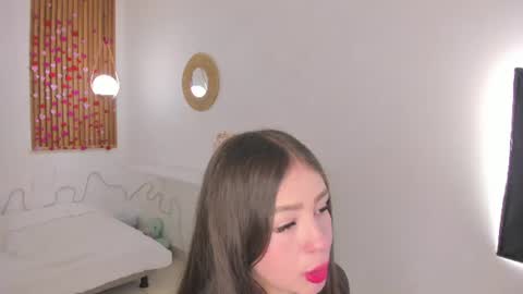 laukyubey             online show from 06-21-26, 04:31
