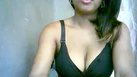 Snapshot of bellibellah chatting on 03-28-26, 06:13 BelliBellah online show from 03-28-26, 06:13