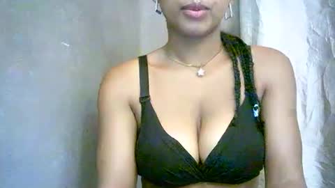 Snapshot of bellibellah chatting on 04-01-26, 01:52 BelliBellah online show from 04-01-26, 01:52