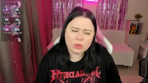 LinaBoo online show from 04-20-26, 06:16