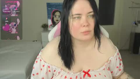 Snapshot of bellybooxo chatting on 06-25-26, 08:41 LinaBoo online show from 06-25-26, 08:41