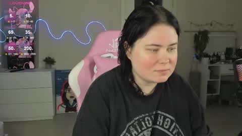 Snapshot of bellybooxo chatting on 07-17-26, 08:10 LinaBoo online show from 07-17-26, 08:10