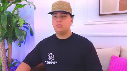 Snapshot of bennett_alejoo chatting on 06-16-26, 05:48 bennett_alejoo online show from 06-16-26, 05:48