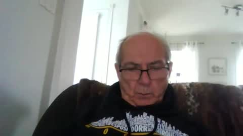 bernard1102 online show from 05-19-26, 12:44