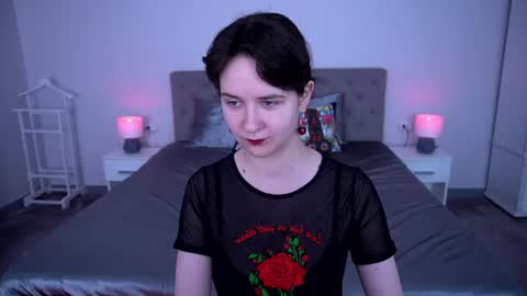 Snapshot of berrydiva chatting on 06-09-26, 01:12 Violette online show from 06-09-26, 01:12
