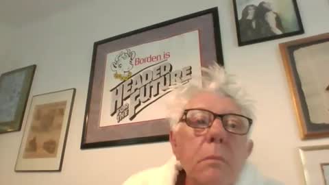 Snapshot of bestshot1951 chatting on 06-08-26, 11:21 bestshot1951 online show from 06-08-26, 11:21