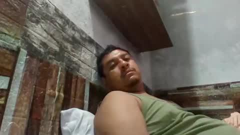Snapshot of beto471292 chatting on 05-18-26, 03:29 beto471292 online show from 05-18-26, 03:29
