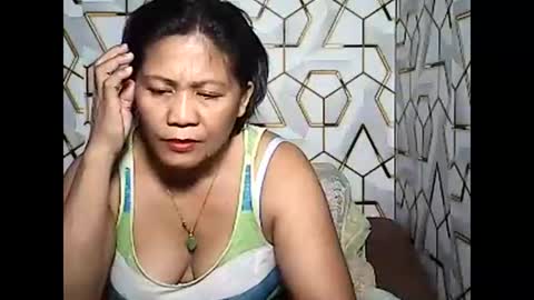 betty_83 online show from 05-13-26, 12:24