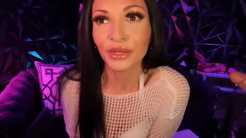 Snapshot of bettybishop chatting on 03-15-26, 04:07 NatashaxoBangs online show from 03-15-26, 04:07