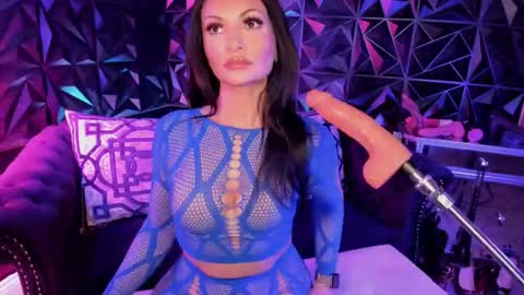 Snapshot of bettybishop chatting on 03-26-26, 09:42 NatashaxoBangs online show from 03-26-26, 09:42