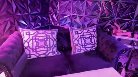 Snapshot of bettybishop chatting on 04-08-26, 01:49 NatashaxoBangs online show from 04-08-26, 01:49