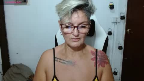 Snapshot of bety_cum3 chatting on 06-19-26, 10:35 bibiana online show from 06-19-26, 10:35