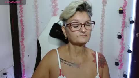 Snapshot of bety_cum3 chatting on 06-30-26, 11:33 bibiana online show from 06-30-26, 11:33
