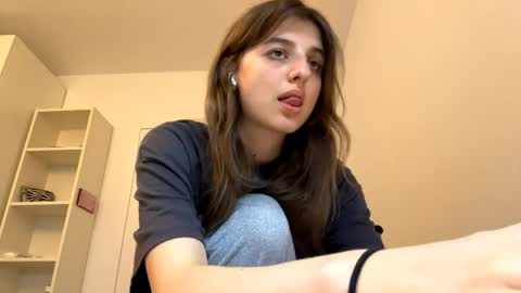 Lina online show from 05-17-26, 05:20
