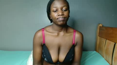 Snapshot of beverly_bay chatting on 05-21-26, 02:18 beverly online show from 05-21-26, 02:18