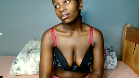 Snapshot of beverly_bay chatting on 05-31-26, 01:29 beverly online show from 05-31-26, 01:29