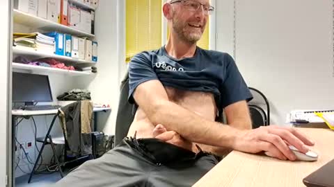 My name is David and if you like public exhibitions you wont be disappointed with me LoL - My favorite vibes is 44  online show from 06-15-26, 04:42