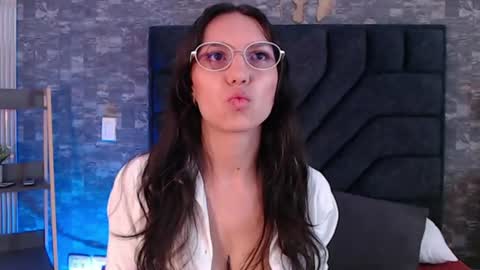 Snapshot of bianca_ks chatting on 06-29-26, 01:11 Bianca online show from 06-29-26, 01:11