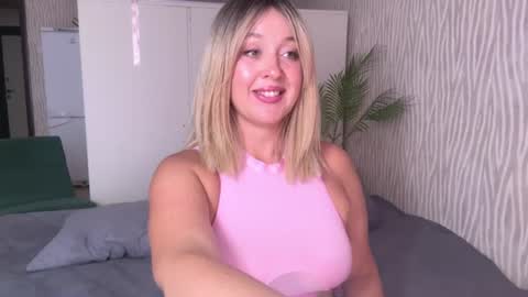 Snapshot of big_ass_blonde chatting on 07-12-26, 08:05 Eva online show from 07-12-26, 08:05