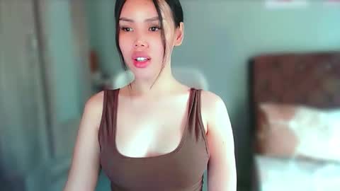 Mia online show from 05-22-26, 08:21