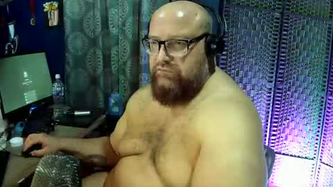 BigBear4Cuddles online show from 04-29-26, 01:43