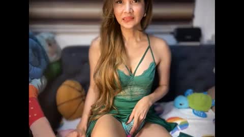 Yna     online show from 04-17-26, 08:12