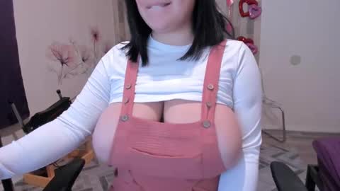 Snapshot of bigt3ti chatting on 02-02-25, 04:05 Nubia online show from 02-02-25, 04:05