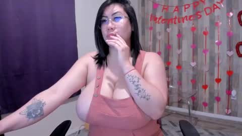 Snapshot of bigt3ti chatting on 02-09-25, 02:17 Nubia online show from 02-09-25, 02:17