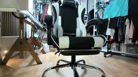 Snapshot of bisexualjay chatting on 06-10-26, 08:30 bisexualjay online show from 06-10-26, 08:30